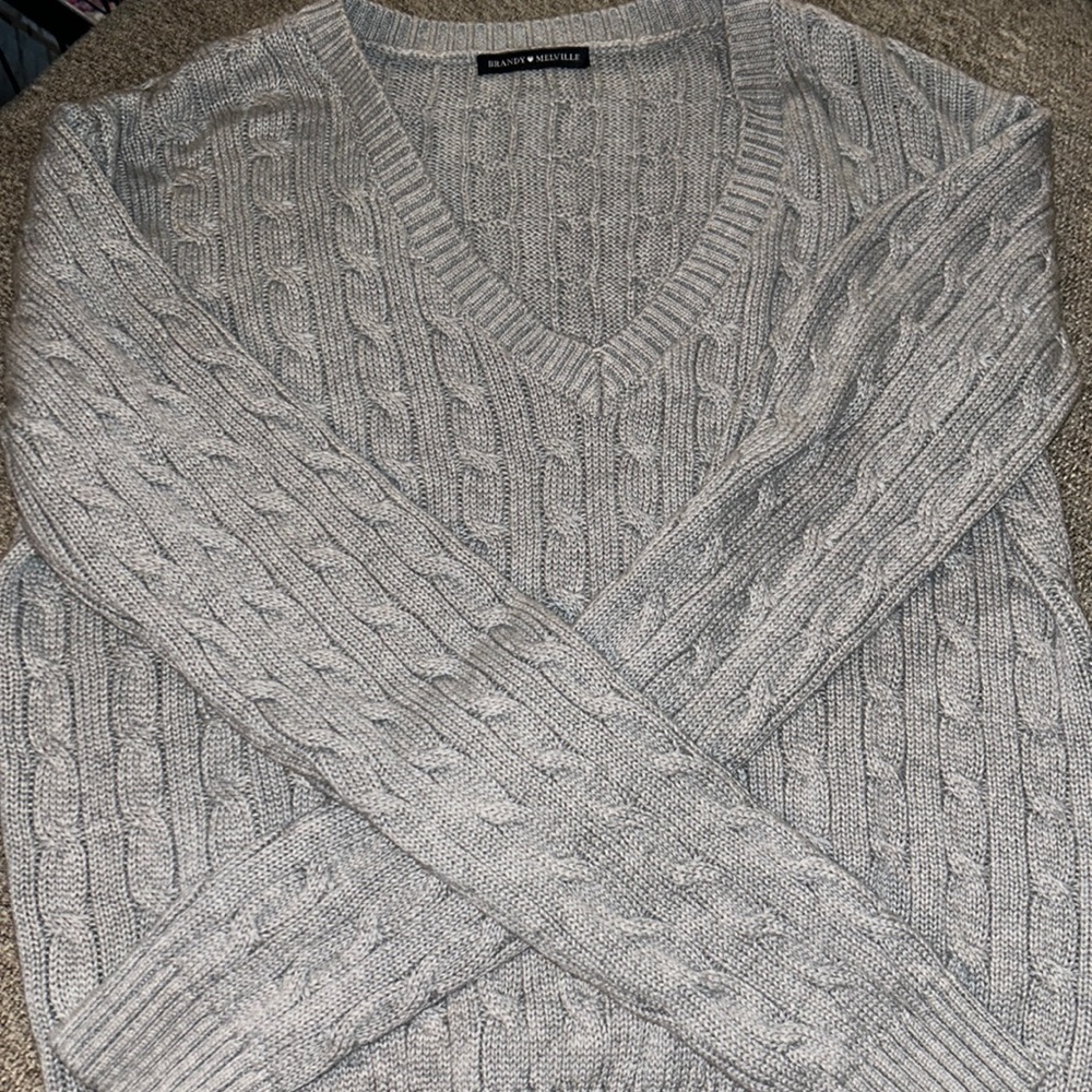 BRANDY MELVILLE SWEATER